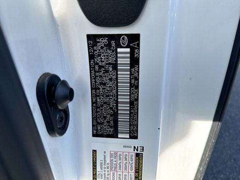 Used 2013 Lexus IS 250C w/ Luxury Pkg image 26