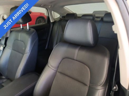 Used 2023 Honda Civic Touring image 6