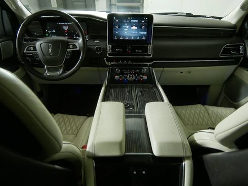 Used 2020 Lincoln Navigator Black Label w/ Cargo Convenience Package AWD/4WD image 24