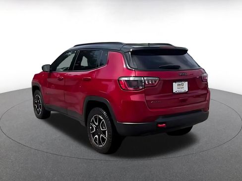 Used 2025 Jeep Compass Trailhawk AWD/4WD image 10