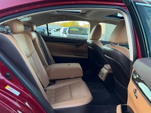 Used 2016 Lexus ES 350 w/ Luxury Package w/Wood Trim FWD image 21