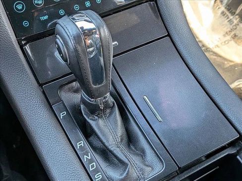 Used 2018 Ford Taurus Limited FWD image 12