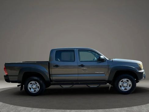 Used 2012 Toyota Tacoma PreRunner w/ Convenience Pkg RWD image 9