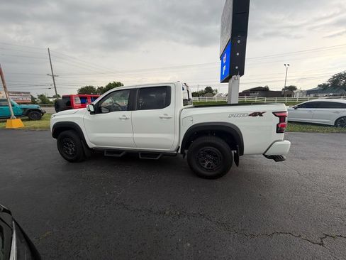 Used 2025 Nissan Frontier PRO-4X AWD/4WD image 6