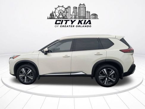 Used 2023 Nissan Rogue Platinum w/ Platinum Premium Package FWD image 2