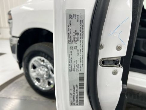 New 2026 RAM 2500 Tradesman AWD/4WD image 28