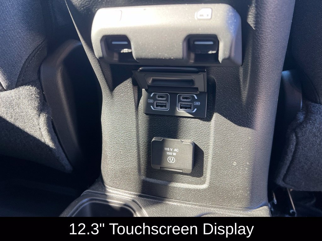 Used 2025 Jeep Wrangler Unlimited Sahara w/ Technology Group AWD/4WD image 16