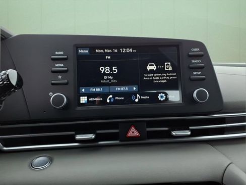 New 2026 Hyundai Elantra Sport FWD image 21