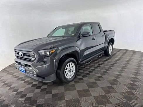Used 2024 Toyota Tacoma SR5 AWD/4WD image 5