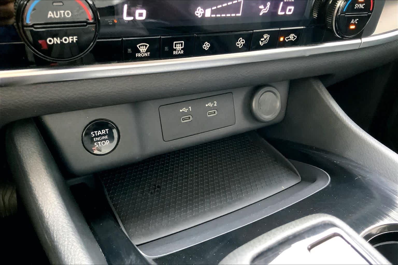 Used 2025 Nissan Rogue SV AWD/4WD image 33