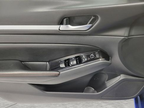 Used 2025 Nissan Altima 2.5 SR image 27