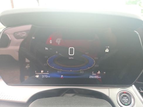 Used 2025 Chevrolet Trax LT w/ LT Convenience Package FWD image 4