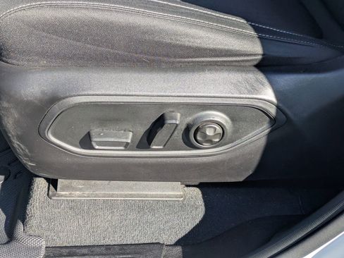 Used 2025 Jeep Grand Cherokee Laredo w/ Luxury Tech Group I image 13