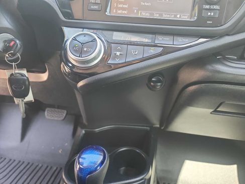 Used 2016 Toyota Prius C One FWD image 22