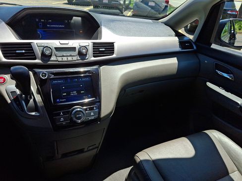 Used 2016 Honda Odyssey EX-L image 16