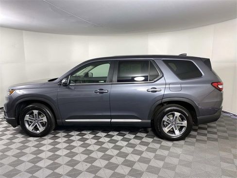 Used 2025 Honda Pilot EX-L image 5
