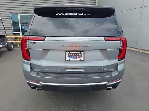 Used 2025 GMC Yukon XL Denali w/ Sun & Power Step Package image 9