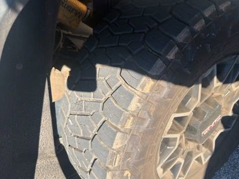 Used 2024 GMC Sierra 2500 AT4X image 27