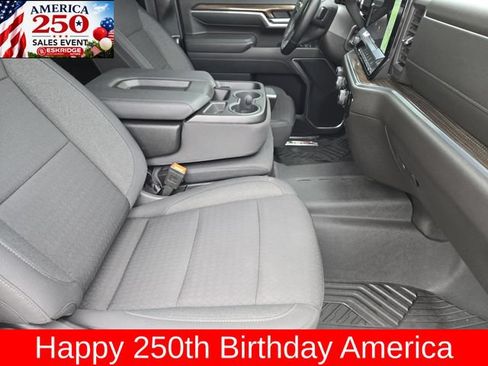 Used 2025 Chevrolet Silverado 2500 LT AWD/4WD image 15