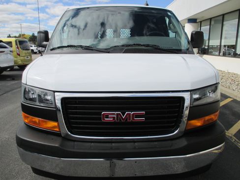 Used 2023 GMC Savana 2500 w/ Driver Convenience Package image 8