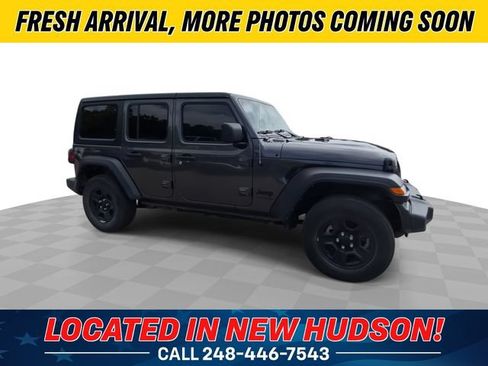 Used 2022 Jeep Wrangler Unlimited Sport AWD/4WD image 3