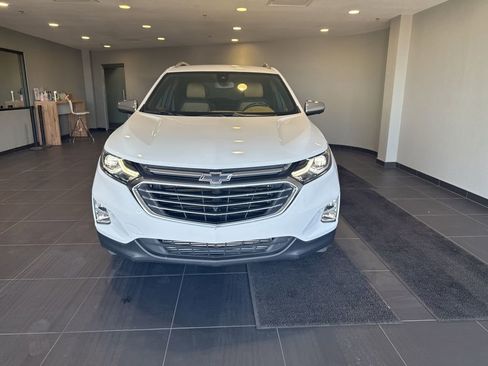 Used 2020 Chevrolet Equinox Premier image 2