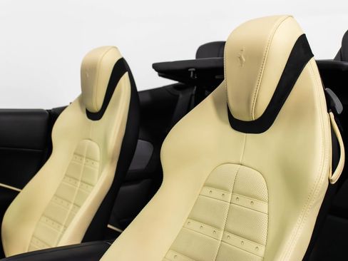 Certified 2024 Ferrari Roma Spider RWD image 45