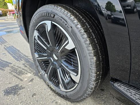 New 2025 Cadillac Escalade IQ Sport 2 image 15