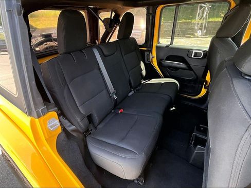 Used 2019 Jeep Wrangler Unlimited Sahara AWD/4WD image 22