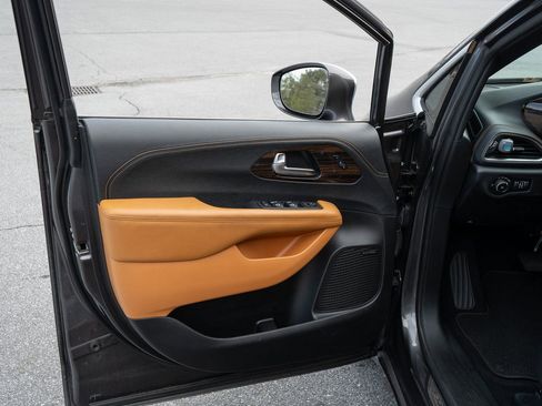 Used 2022 Chrysler Pacifica Pinnacle image 17