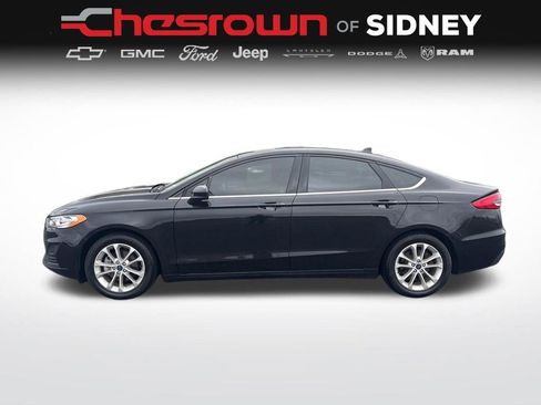 Used 2019 Ford Fusion SE image 2