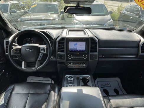 Used 2020 Ford Expedition XLT w/ Equipment Group 202A AWD/4WD image 17