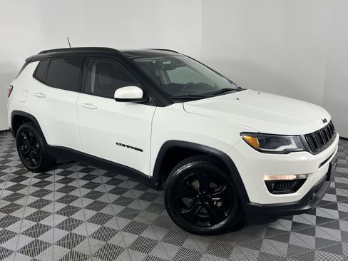 Used 2018 Jeep Compass Latitude w/ Popular Equipment Group image 2