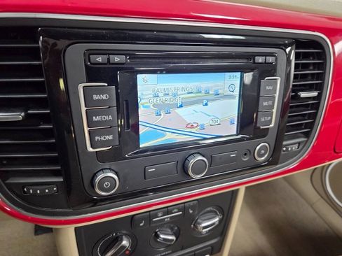 Used 2013 Volkswagen Beetle TDI FWD image 27