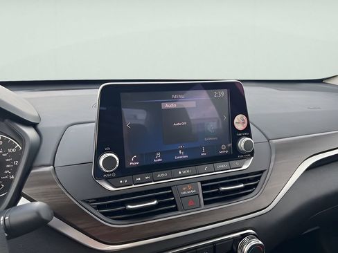 Used 2023 Nissan Altima 2.5 SV image 17