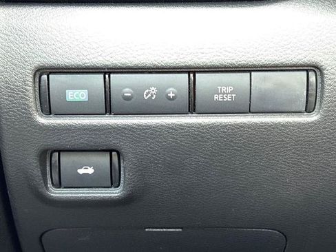 Certified 2024 Nissan Sentra SV FWD image 12
