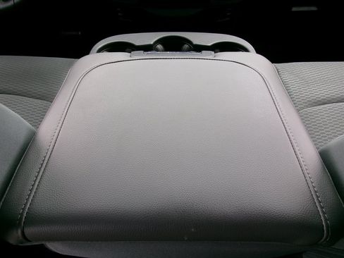 Used 2017 RAM 1500 Express RWD image 21