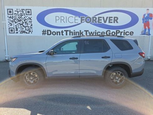 New 2026 Honda Pilot TrailSport image 4