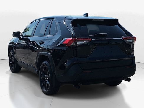 Used 2022 Toyota RAV4 LE FWD image 6
