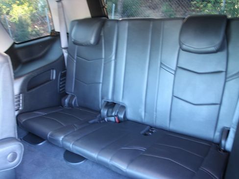 Used 2017 Cadillac Escalade Luxury RWD image 20