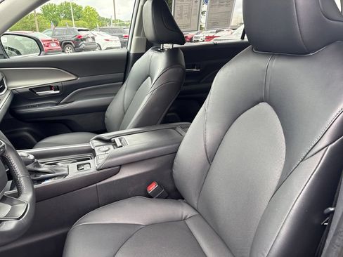Used 2025 Toyota Grand Highlander FWD image 15