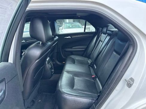 Used 2011 Chrysler 300 C RWD image 11