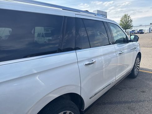Used 2019 Lincoln Navigator L Reserve AWD/4WD image 11
