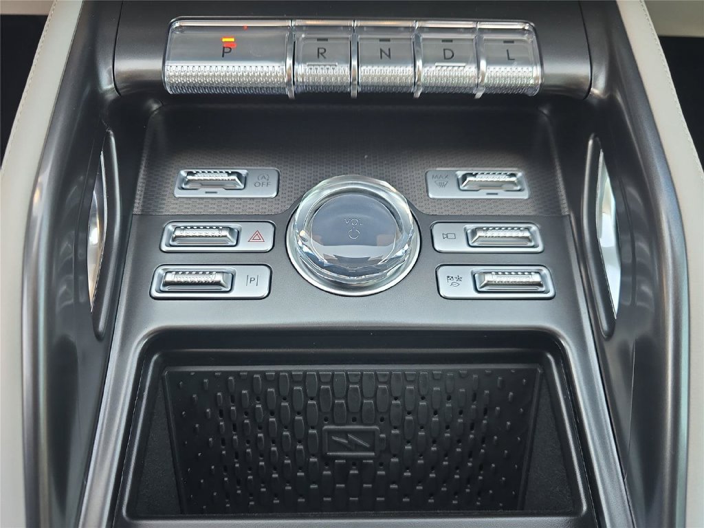 New 2026 Lincoln Nautilus Premier AWD/4WD image 16