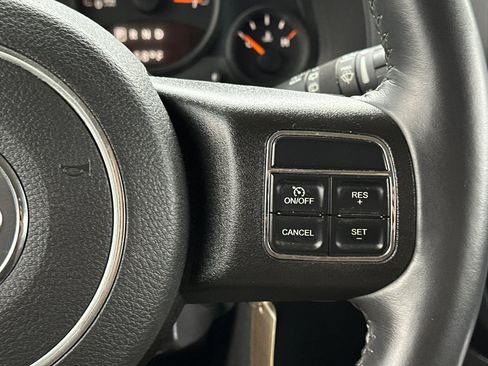 Used 2016 Jeep Patriot Sport image 29