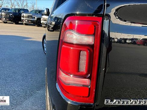 Used 2024 RAM 1500 Laramie AWD/4WD image 24