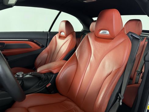 Used 2015 BMW M4 Convertible image 10