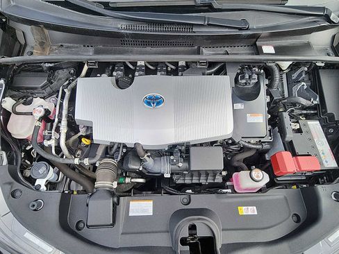 Used 2022 Toyota Prius LE image 11