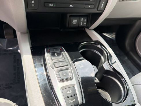 Used 2017 Honda Pilot Touring image 24