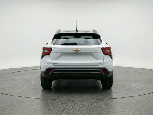 Used 2025 Chevrolet Trax LT w/ LT Convenience Package FWD image 7
